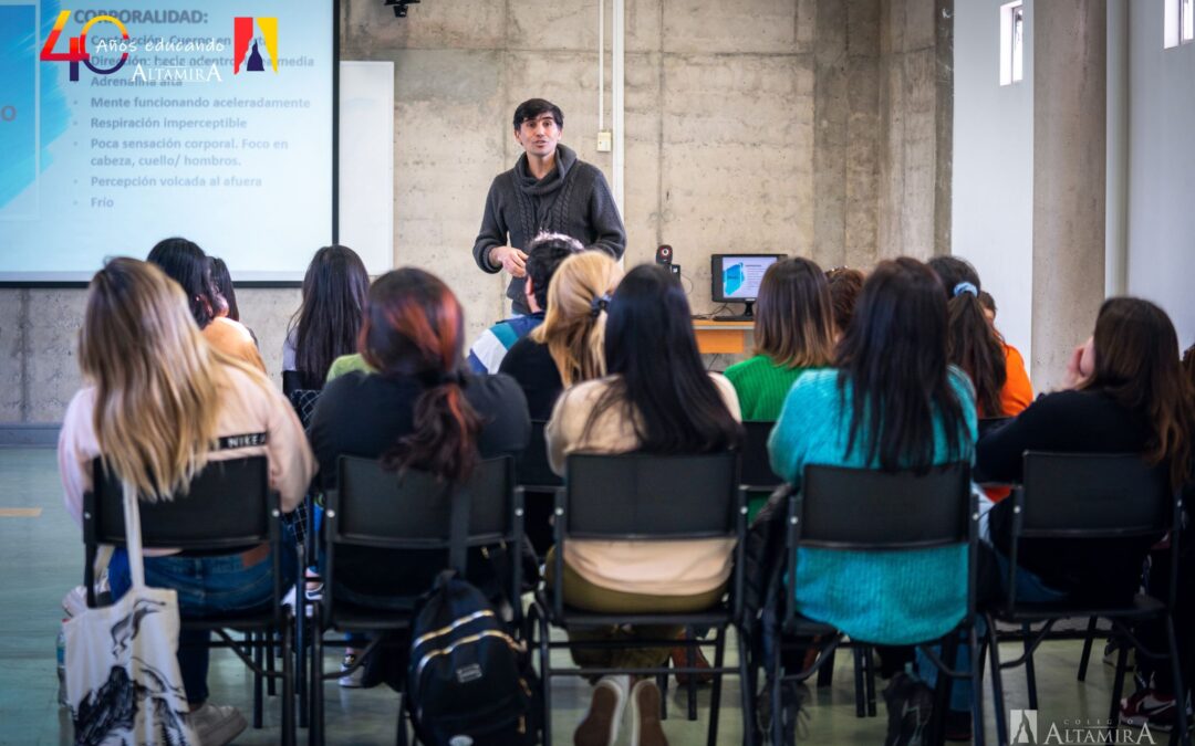 NUESTROS DOCENTES SE CAPACITARON EN PRIMERO AUXILIOS Y CONTENCIÓN EMOCIONAL